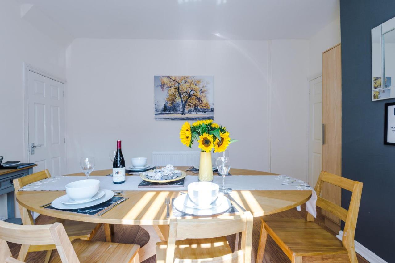 Spacious 3-Bed House In Chester By 53 Degrees Property, Ideal For Families & Professionals, Free Parking - Sleeps 7 Kültér fotó